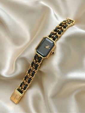 AUTHENTIC VINTAGE CHANEL PREMIERE M WATCH - WITH BOX